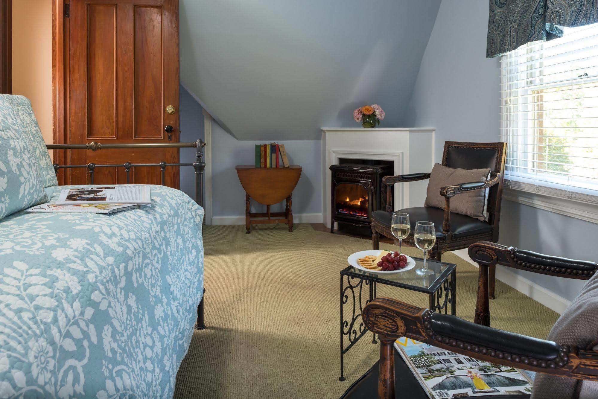 Manor House Bed & Breakfast Norfolk Екстериор снимка