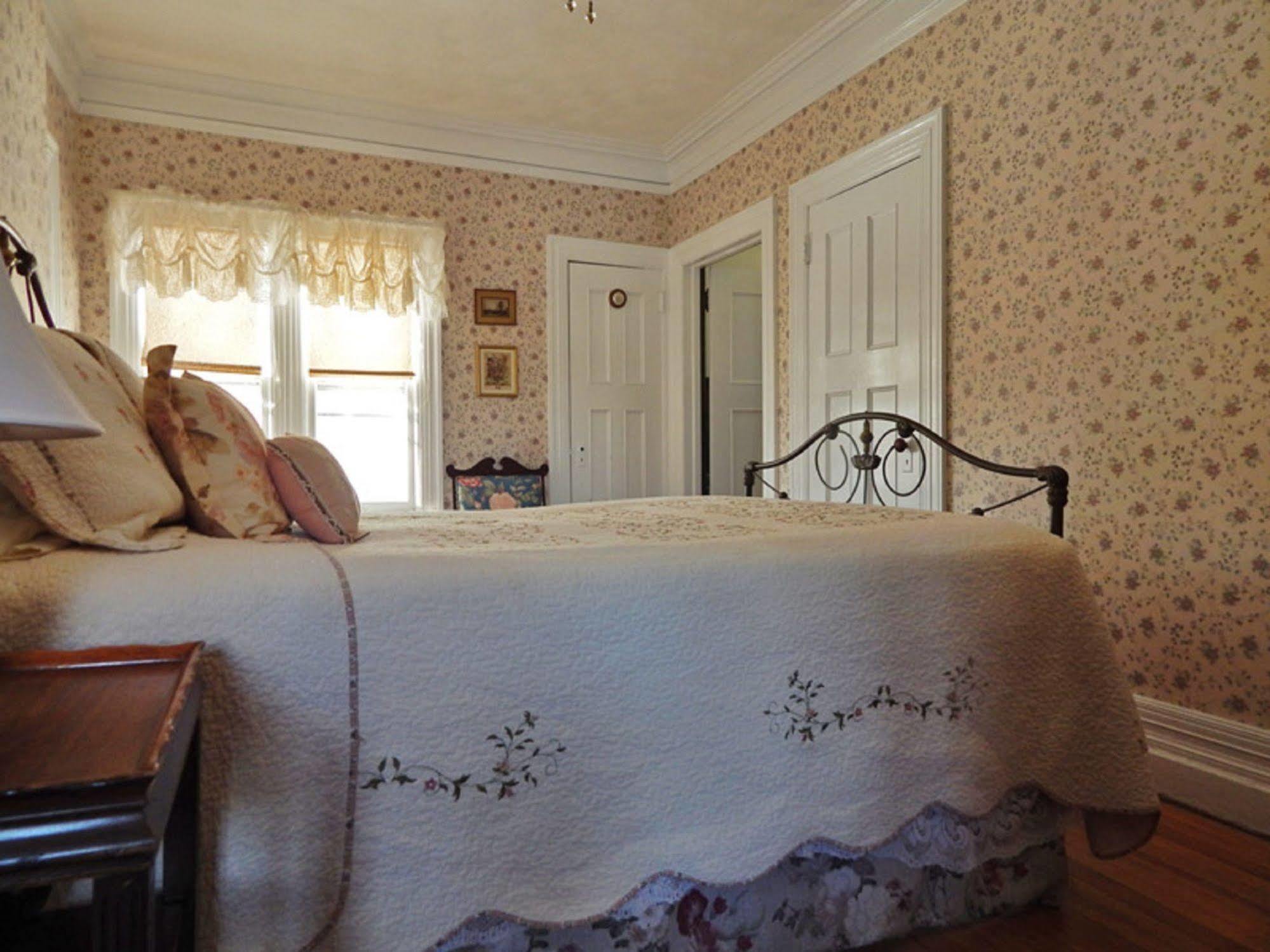 Manor House Bed & Breakfast Norfolk Екстериор снимка
