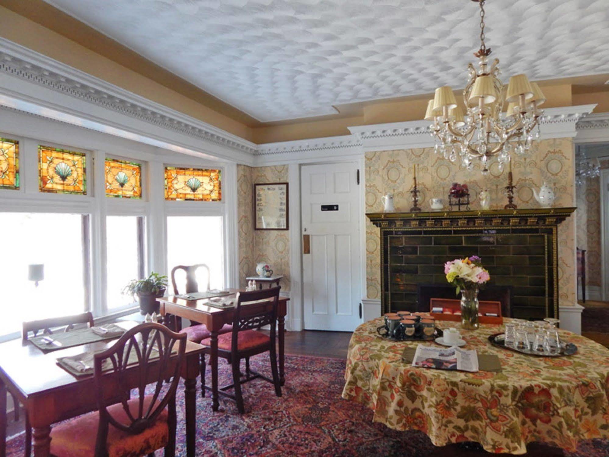 Manor House Bed & Breakfast Norfolk Екстериор снимка